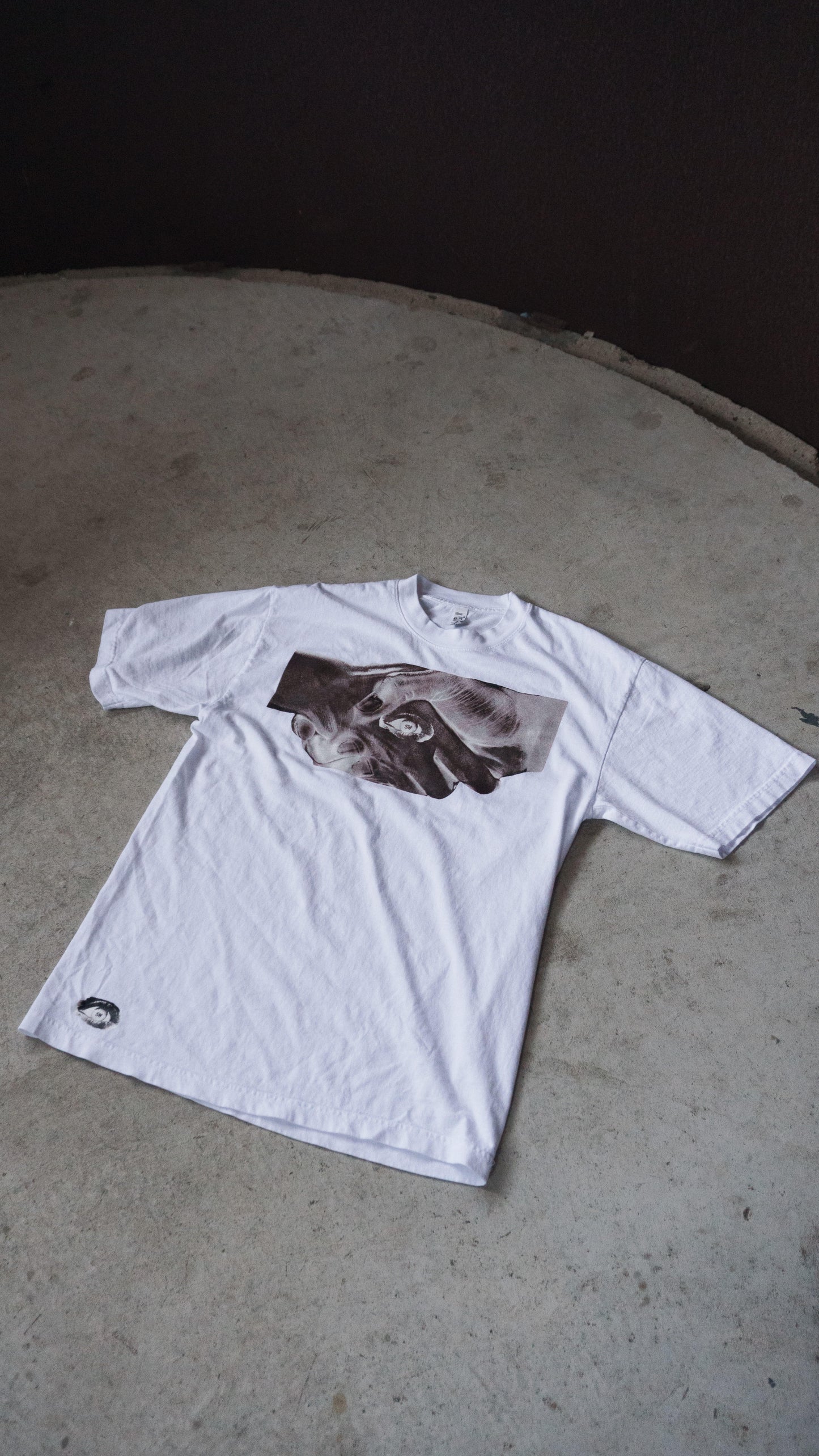 HANDSHAKE TEE