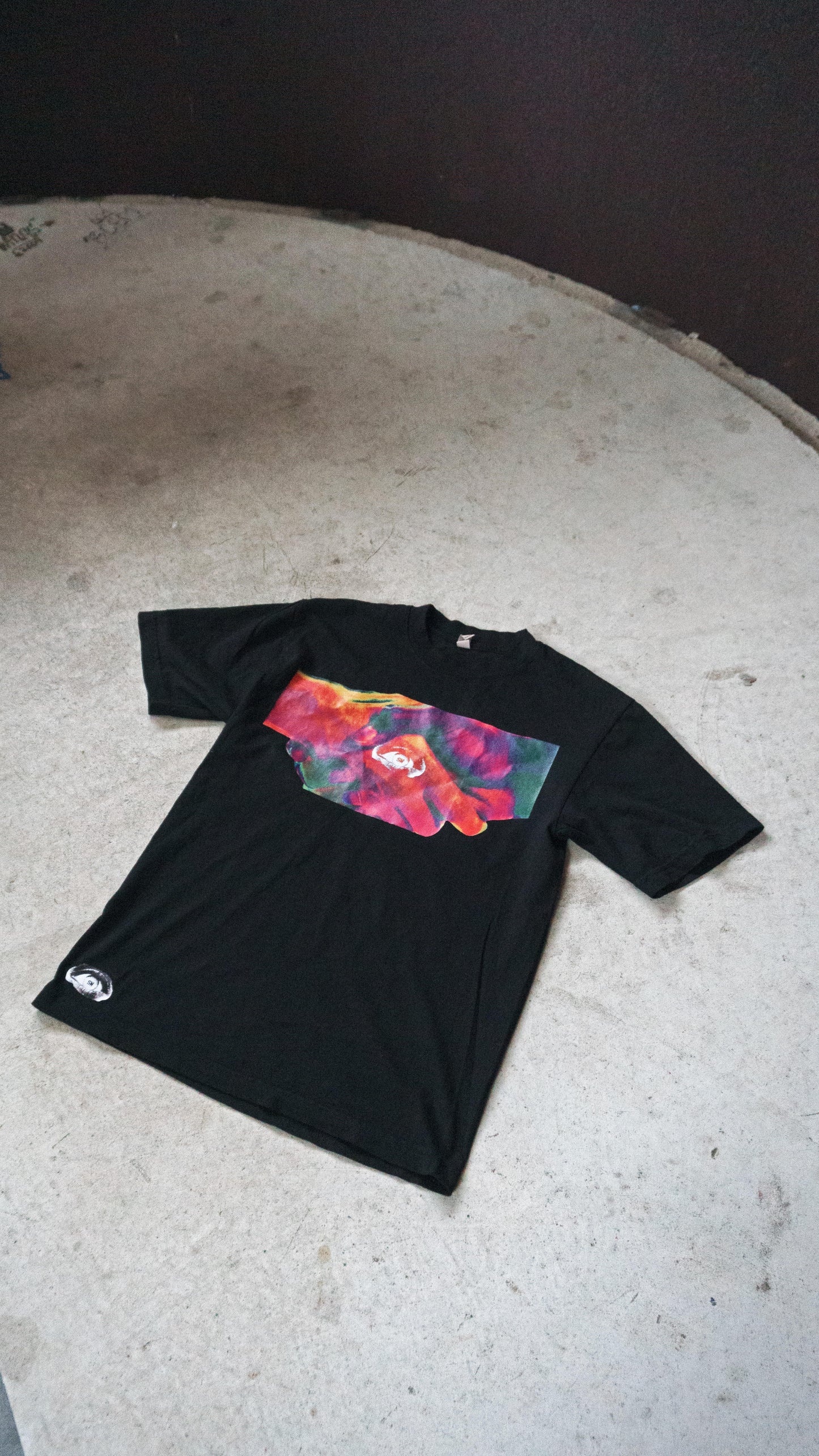 HANDSHAKE TEE